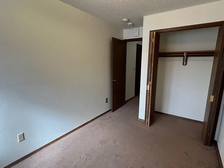 2200 Minerva Way #B8 — Photo 6