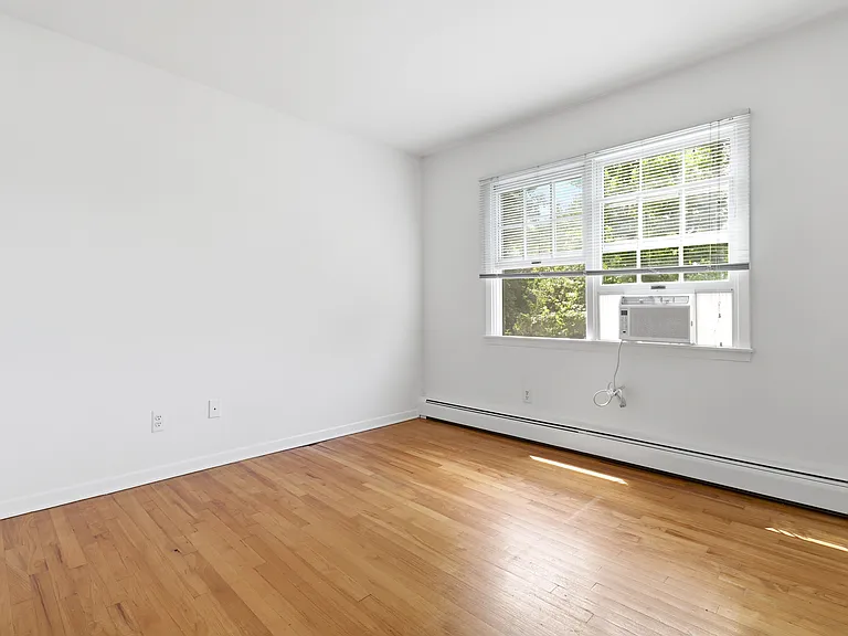 34 Davenport Ave #A — Photo 14