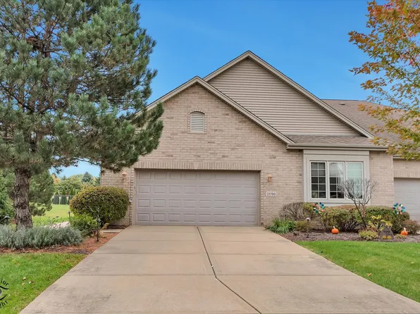 21790 London Bridge Dr, Mokena, IL 60448