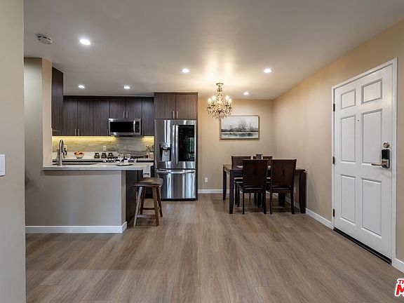 4th image of 424 Oak St Unit 226