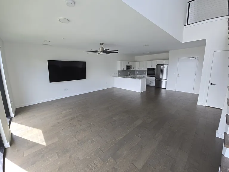 132 Mirror Lake Dr N #505 — Photo 18