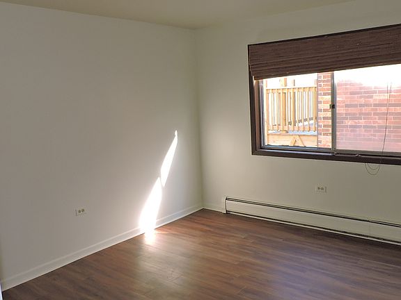 4th image of 328 W Johnson St APT 2