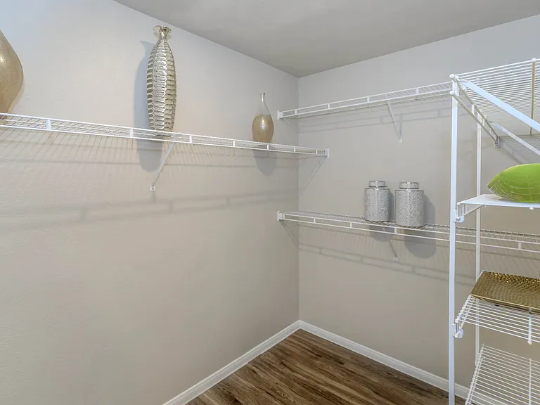 1e1/1f1 928 SQFT 1 Bed 1 Bath