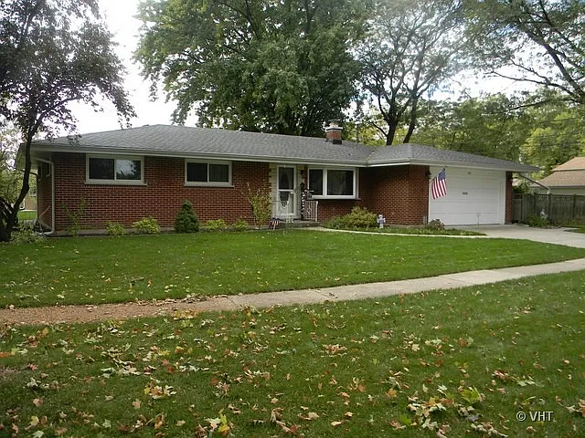 1419 E Emmerson Ln photo 1