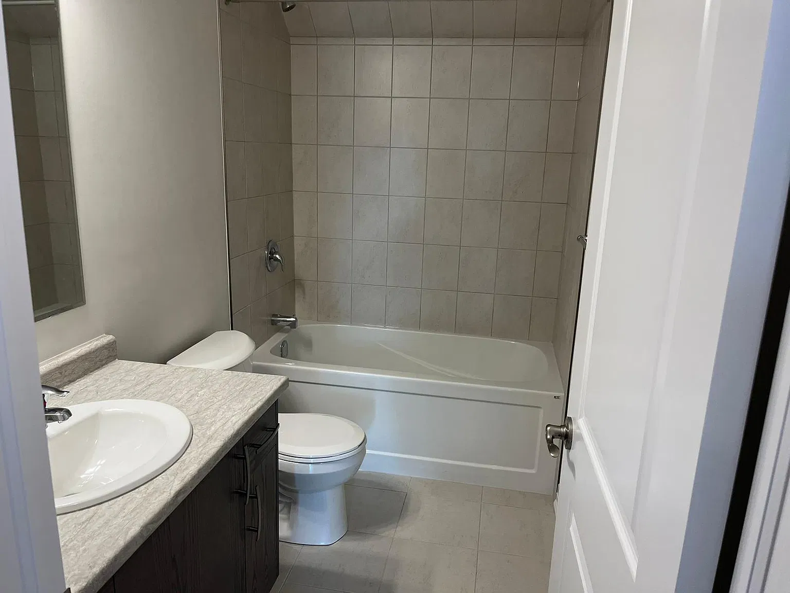 2 bed, 1150 sqft, $2,350 — Photo 2