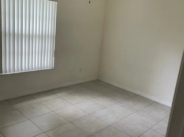 2008 Umbrella Tree Dr #2008, Edgewater, FL 32141