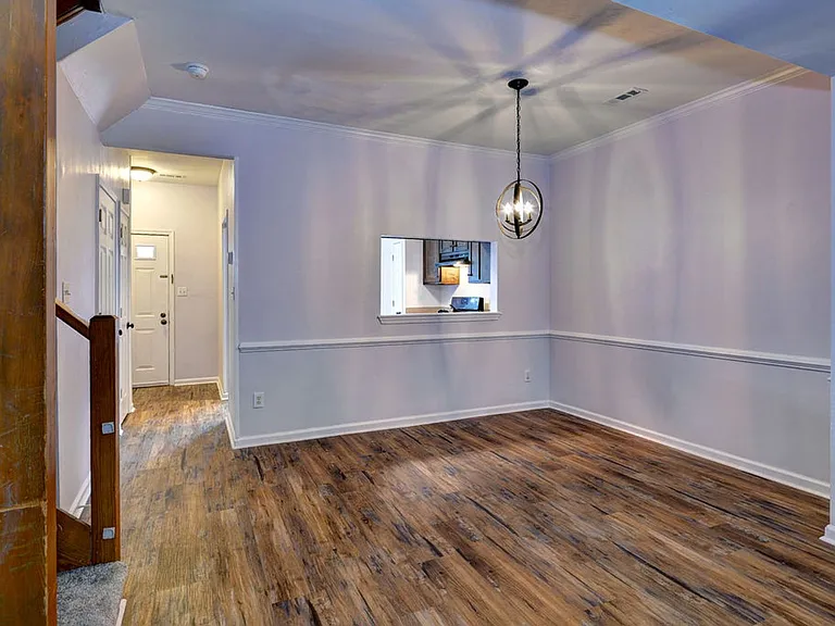 404 Crescent Ct — Photo 10