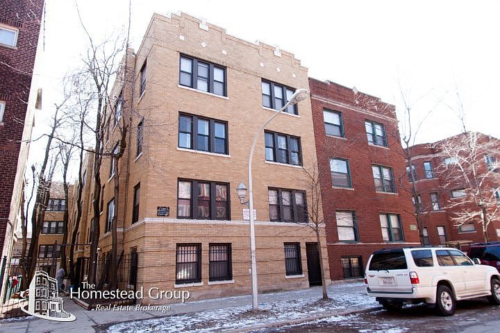 1st image of 837 1/2 W Cornelia Ave APT 2S