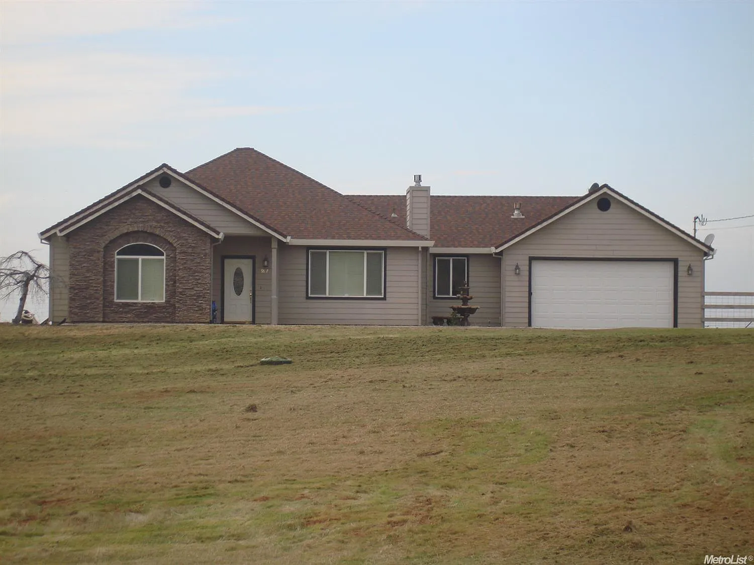 9847 Hernandez Dr photo 1