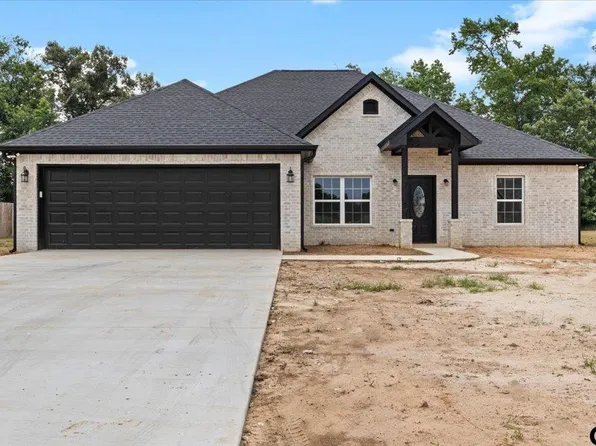 101 County Road 4742, Mount Pleasant, TX 75455