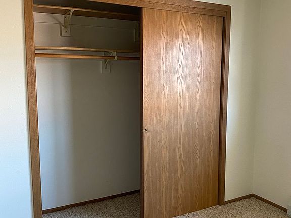 3rd image of 1505 Shannons Dr NE APT 2