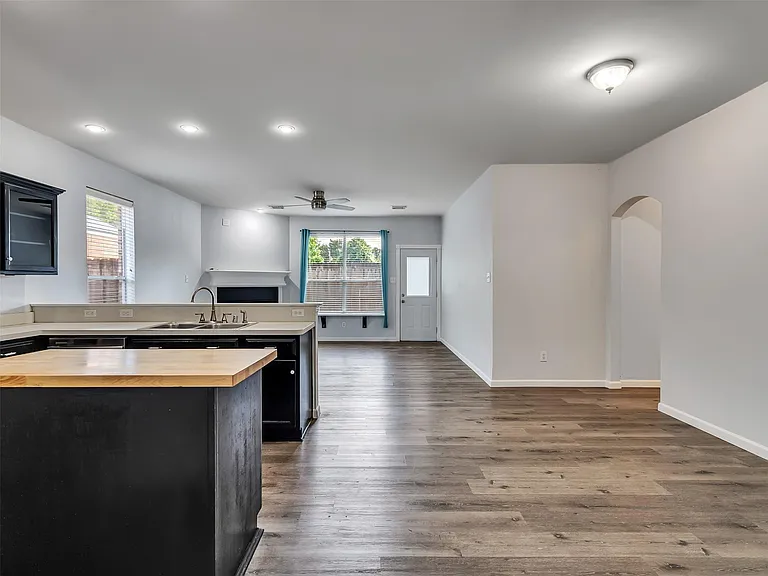 1906 Cameo Ct — Photo 11