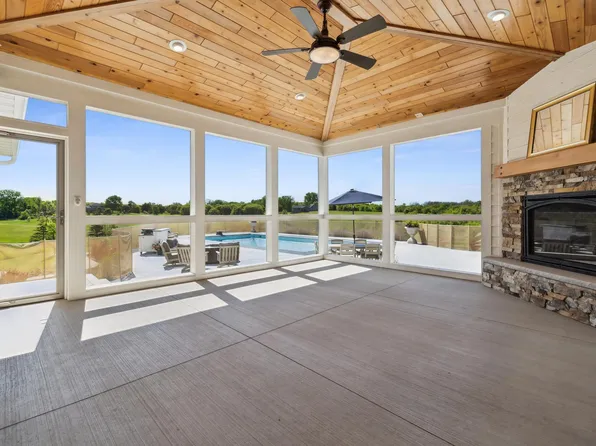 N4656 1130th St, Prescott, WI 54021