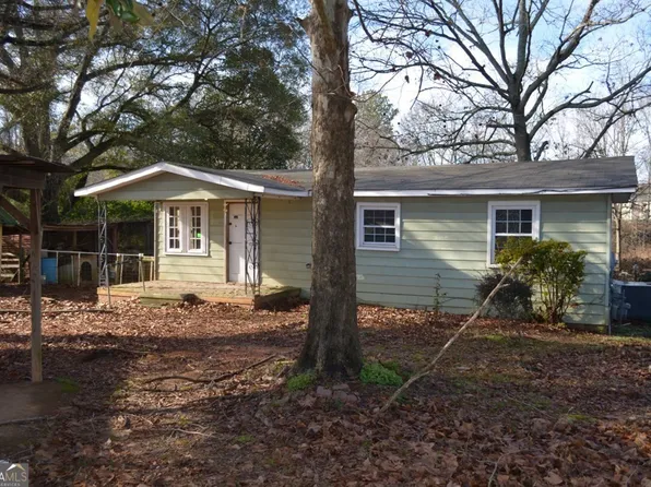 566 Indian Springs Dr, Forsyth, GA 31029