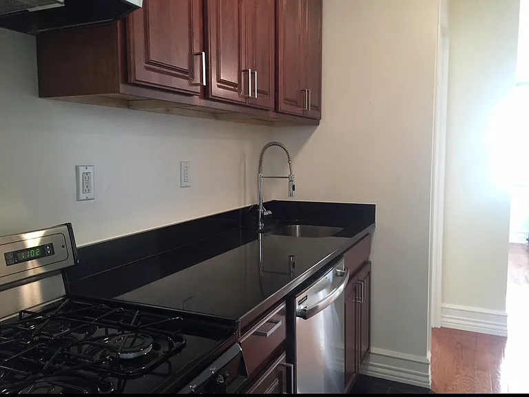 35 Eastern Pkwy #1C — Photo 2
