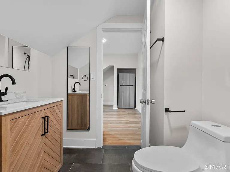 246 Judson Pl #B — Photo 2