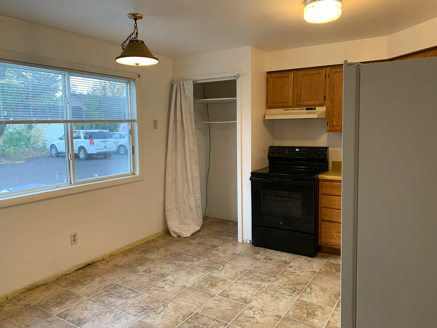 2 bed, $1,100 — Photo 2