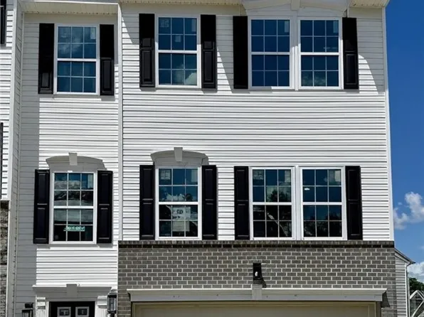 179 Lockheed Dr, Coraopolis, PA 15108