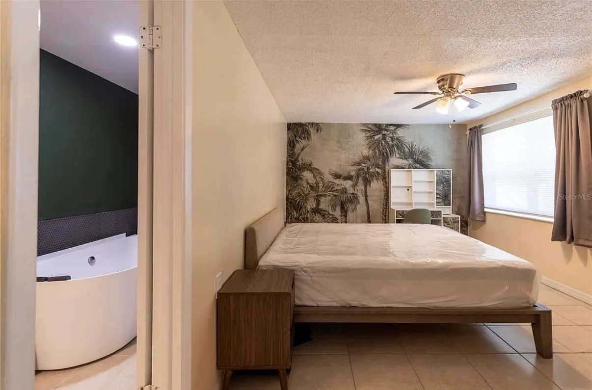 4 bed, 1352 sqft, $2,850 — Photo 2