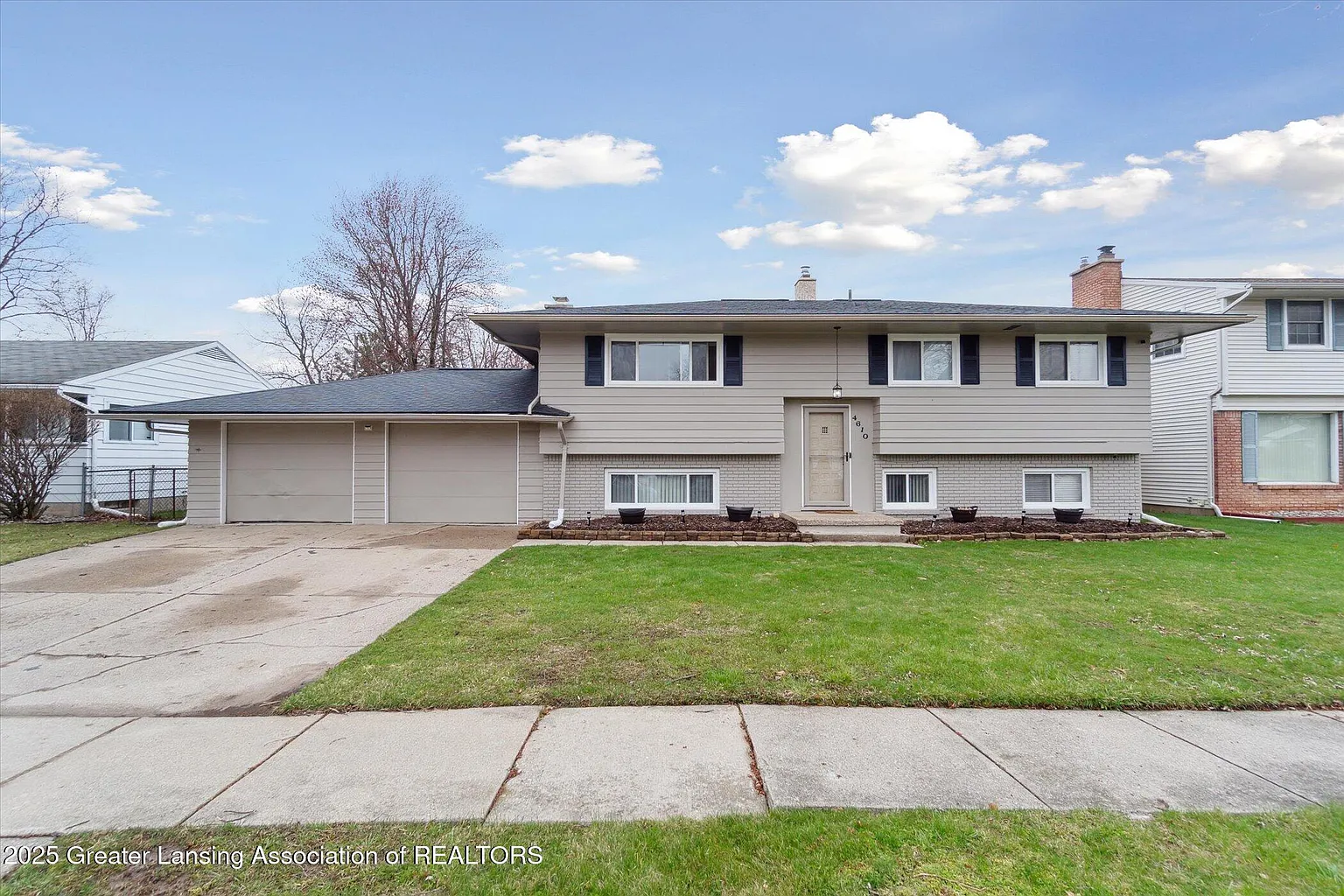 4610 Norwick St photo 1