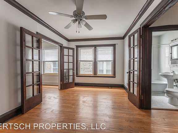 3rd image of 4546 N Maplewood Ave #2B
