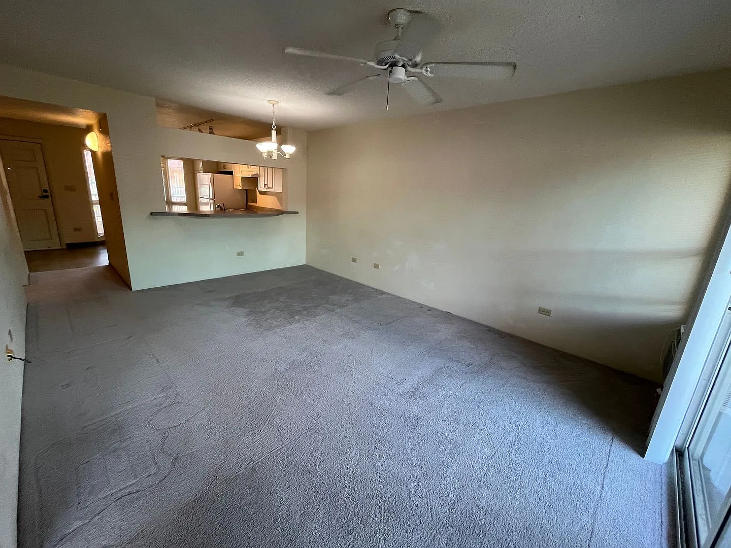 Salt Lake (Honolulu)-Country Club Village - AC in living room, 2 bed, 2 bath, 2 parking — Photo 3