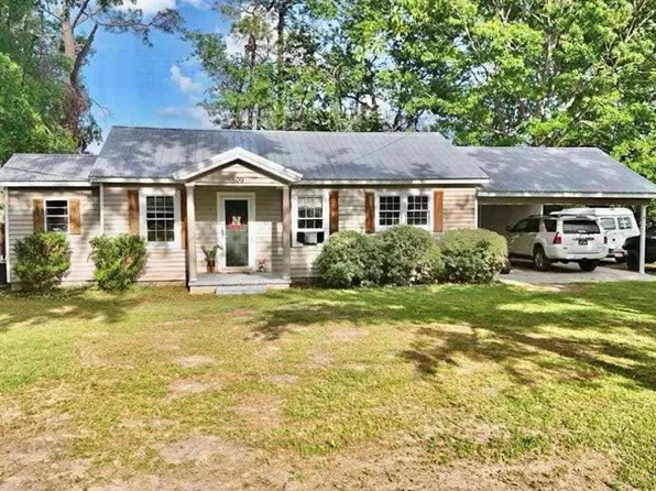 509 S Nelson St, Hahira, GA 31632