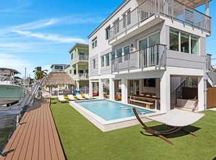 704 Grouper Ln, Key Largo, FL 33037