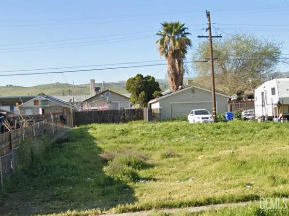 219 Woodrow St, Taft, CA 93268