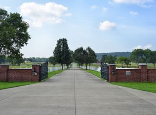 1601 Center Valley Rd, Russellville, AR 72802