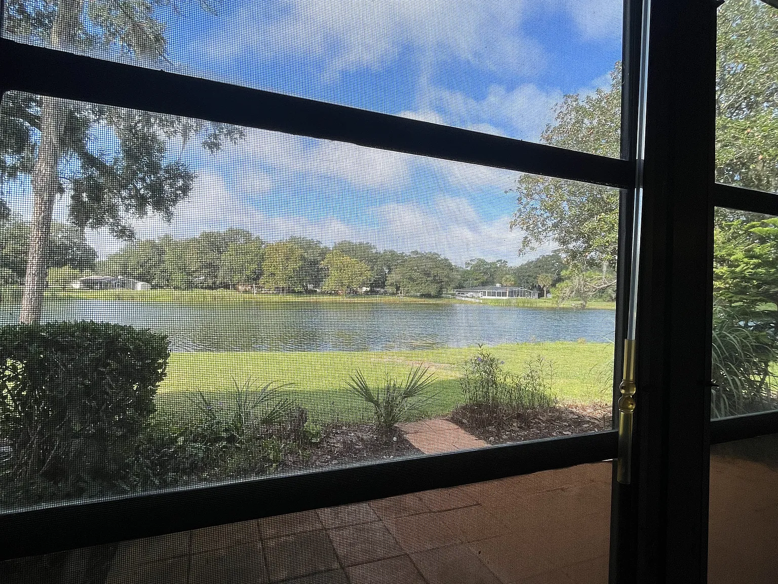 2 bed, 1.5 bath, 1027 sqft, $1,250 — Photo 3