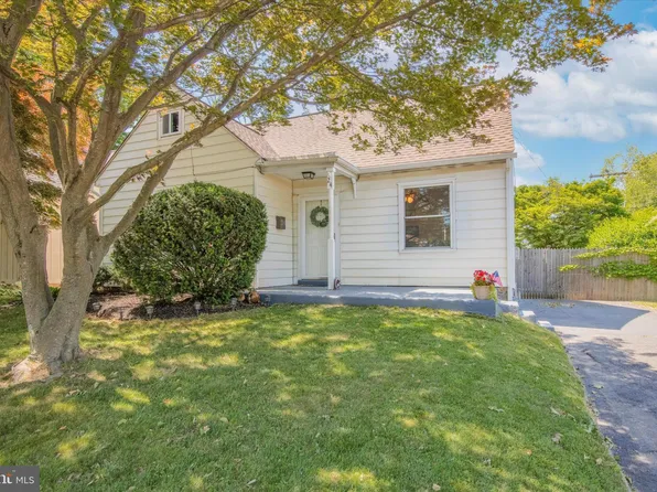 24 W County Line Rd, Hatboro, PA 19040