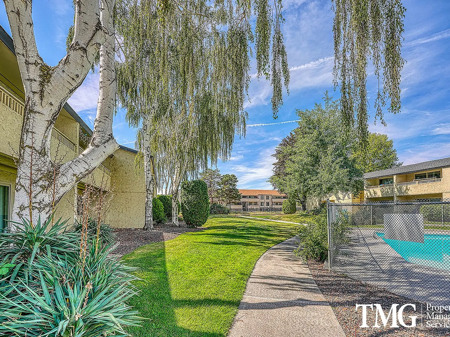 Pepper Tree Village Apartments — Photo 4