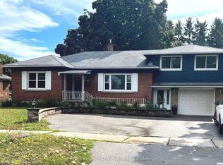 4328 New St, Burlington, ON L7L 1T5