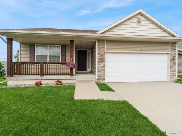 1870 SE Oxford Dr, Waukee, IA 50263