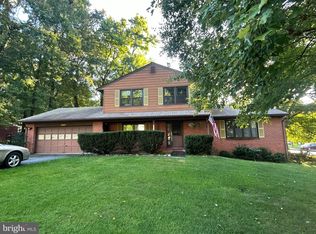 16524 Grande Vista Dr, Rockville, MD 20855
