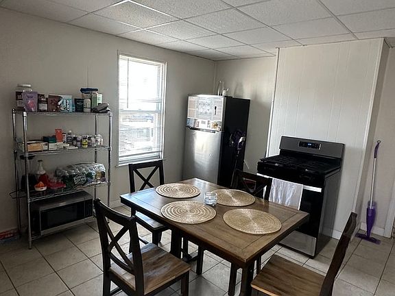 3rd image of 173-175 Bay View Ave #1