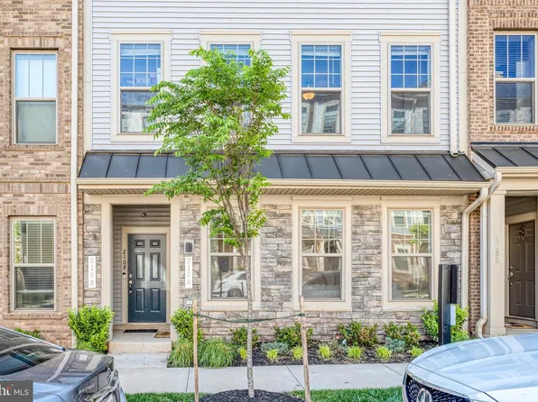210 Park Central Ter, Manassas, VA 20111