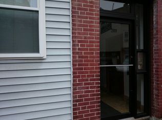 209 Endicott St APT 4, Boston, MA 02113
