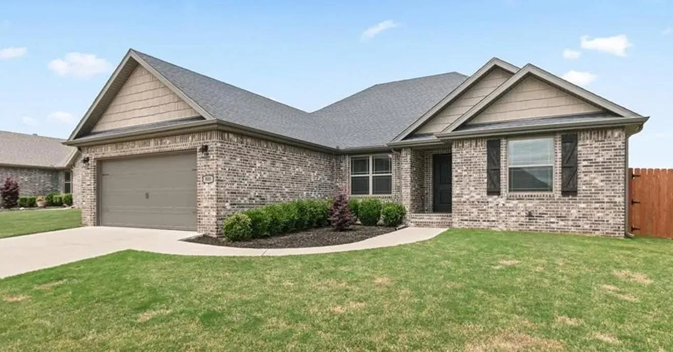 4 bed, 1702 sqft, $1,845 — Photo 3