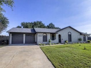1453 Pin Oak Dr, Bellville, TX 77418