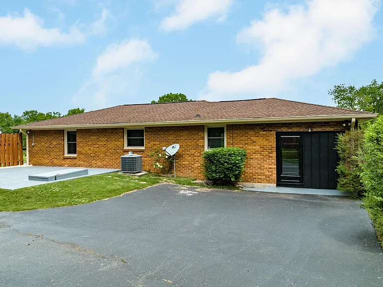 4805 Merrill Ln — Photo 20