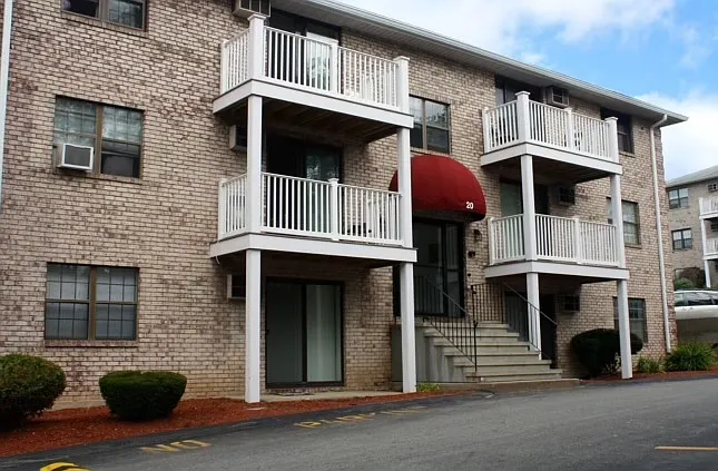 1 bed, 610 sqft, $1,900 — Photo 3