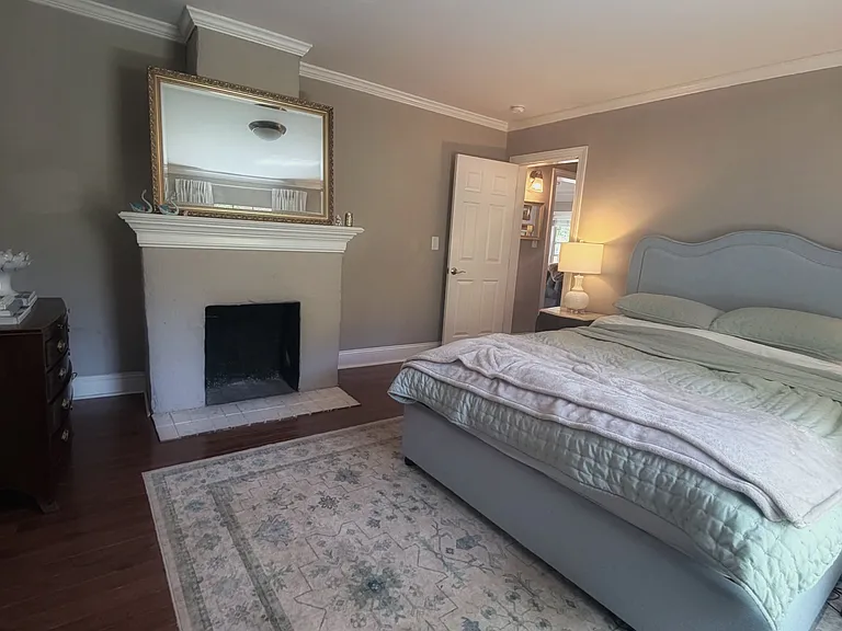 402 Pershing Rd — Photo 12