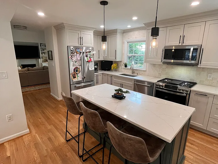 8612 Yardley Dr — Photo 3