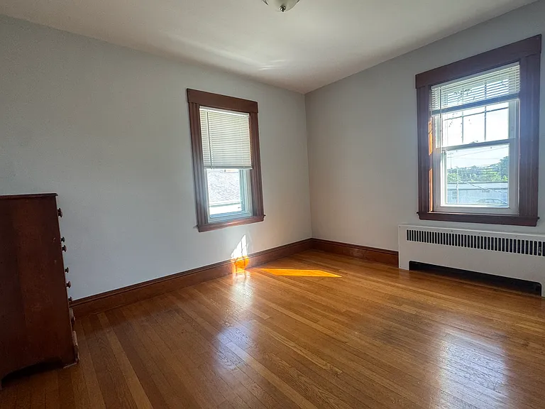 131 Ashley St — Photo 10