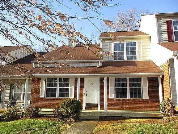 1st image of 515 Gold Leaf Dr