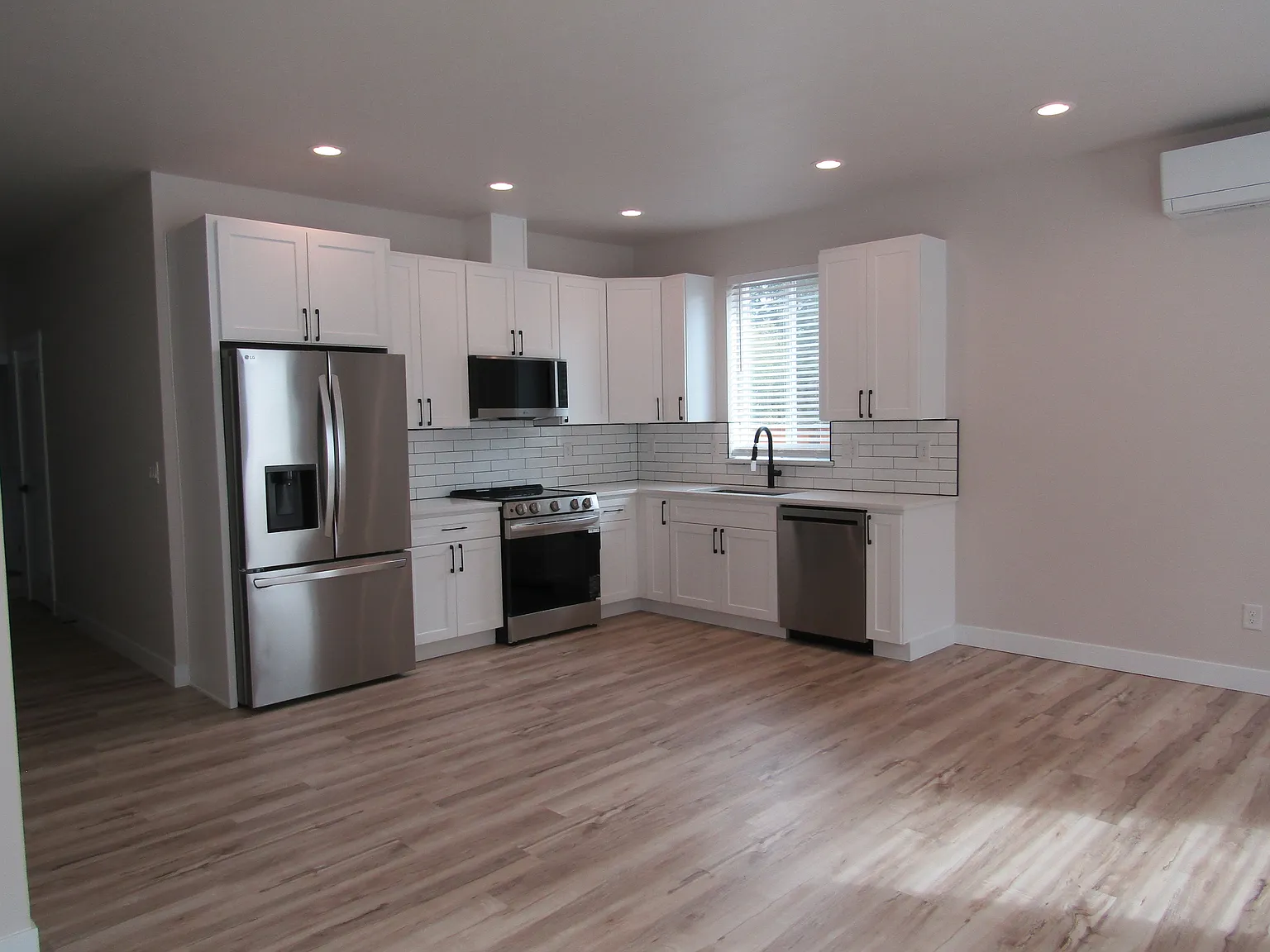 2 bed, 1.5 bath, 900 sqft, $2,495 — Photo 4