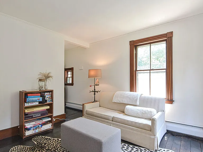 16 Oakes Ln — Photo 8