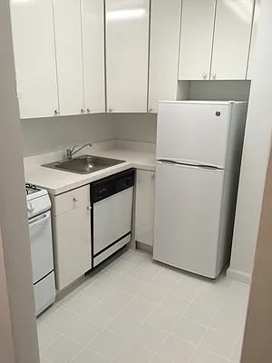 Rented by Carlyle Property Management | media 2